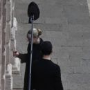 Dakota Fanning – Filming scenes with British Actor Andrew Scott in Venice for ‘Ripley’ - 454 x 639