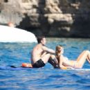 Chiara Ferragni – I na bikini in Ibiza