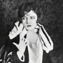 Declassée - Corinne Griffith - 429 x 656
