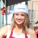 Kassandra Clementi – Los Angeles Mission Thanksgiving Meal for the Homeless - 454 x 614