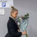 Kristina Rihanoff – Spotted with flowers while out in London - 454 x 627
