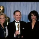 Glenn Close and Jennifer Beals with Theodor Pistek - The 57th Annual Academy Awards (1985) - 454 x 310