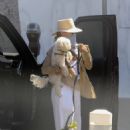 Kristin Chenoweth – Grocery shopping at Ralphs in West Hollywood