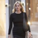 Diana Vickers – Seen on a walk down Bond Street - 454 x 941