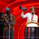 Dido - Mtv European Music Awards - Frankfurt 2001 - 454 x 352