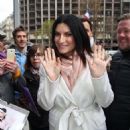 Laura Pausini – Leaves a hotel in Paris - 454 x 606