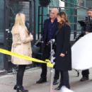 Mariska Hargitay – With Kelli Giddish On set of the ‘Law and Order’ in New York - 454 x 303
