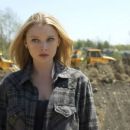 Riddle - Elisabeth Harnois - 454 x 256