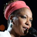 Lisa Simone Kelly