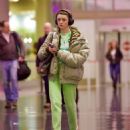 Maisie Williams – Seen as she touches down in Utah for the Sundance Film Festival - 454 x 553
