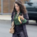 Olivia Thirlby – Running errands in Los Angeles - 454 x 681