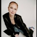 Molly C. Quinn - Viewties Magazine Pictorial [United States] (December 2021) - 454 x 642