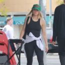 Kristen Bell – Out for a morning workout in Los Feliz