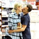 Agyness Deyn and Giovanni Ribisi - 409 x 595