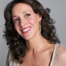 Jennifer Beals - 350 x 472