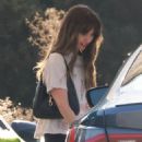 Alison Brie – Seen at Lazy Acres Market in Los Feliz - 454 x 681