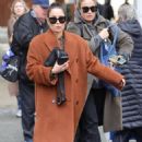 Noomi Rapace – Makes a stylish appearance at BBC Loose Ends Radio Show in London - 454 x 670