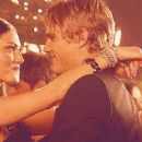 Chris Zylka et Phoebe Tonkin