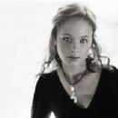 Thora Birch - 293 x 220