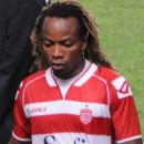 Cameroonian football midfielder stubs
