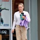 Hilary Duff – Taking her daughter Banks to ballet class in Los Angeles