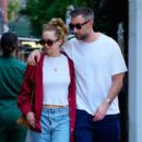Jennifer Lawrence – With Cooke Maroney take a romantic walk in New York - 454 x 403
