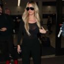Kim Zolciak – Arrives at LAX Airport in Los Angeles - 454 x 681