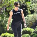 Jennifer Garner – Power walk on a hot day in LA