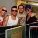 East 17 - 454 x 278