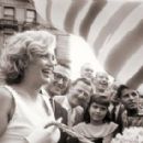 Arthur Miller & Marilyn Monroe spotted in  New York, June, 12 1957 - 454 x 284