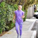 JoJo Siwa – All smiles while out in Studio City - 454 x 527