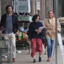Shannen Doherty – Shopping at vintage market in Malibu - 454 x 378