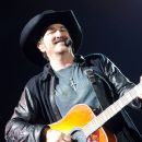 Kix Brooks - 381 x 594