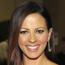 Sara Evans Pretties Up the 2012 ACM Awards - 454 x 726