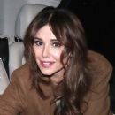 Cheryl Cole – Seen talking to fans at the Lyric Theatre in London - 454 x 638