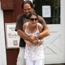 Mike Piazza and Alicia Rickter - 400 x 594