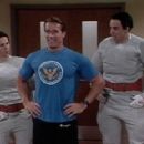Arnold Schwarzenegger in SNL - 384 x 288