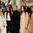Emma Mackey – 2024 Met Gala in New York - 454 x 309