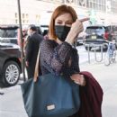 Ellie Kemper – Arrives at The Drew Barrymore Show in New York - 454 x 568