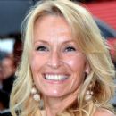 Estelle Lefébure - 454 x 798