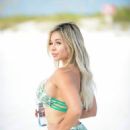 Bella Bunnie Amor – Posing in a bikini at the beach in Miami - 454 x 681