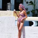 Taylor Hill – In a bikini in Miami - 454 x 556
