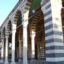 Religious buildings completed in 1572