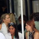 Elizabeth Berkley – Seen after lunch in Paris - 454 x 340