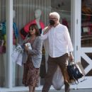 Mary Steenburgen – Shopping candids in Los Angeles - 454 x 593