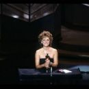 Sally Field - The 57th Annual Academy Awards (1985) - 454 x 310