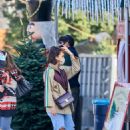 Jessica Alba – Shopping Christmas tree in West Hollywood