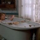 Don't Tell Mom the Babysitter's Dead - Christina Applegate - 454 x 250