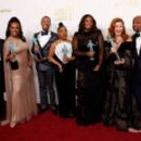 Chris Perfetti, Sheryl Lee Ralph, Tyler James Williams, Quinta Brunson, Janelle James, Lisa Ann Walter and William Stanford Davis - The 29th Annual Screen Actors Guild Awards (2023) - 454 x 262