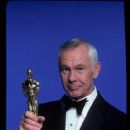 Johnny Carson hosts The 56th Annual Academy Awards (1984) - 417 x 612